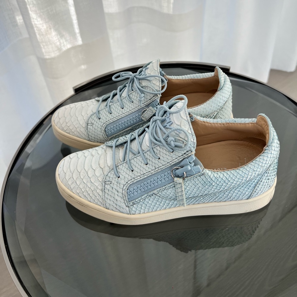Giuseppe Zanotti, size 5.5 (fits 6), blue, leather